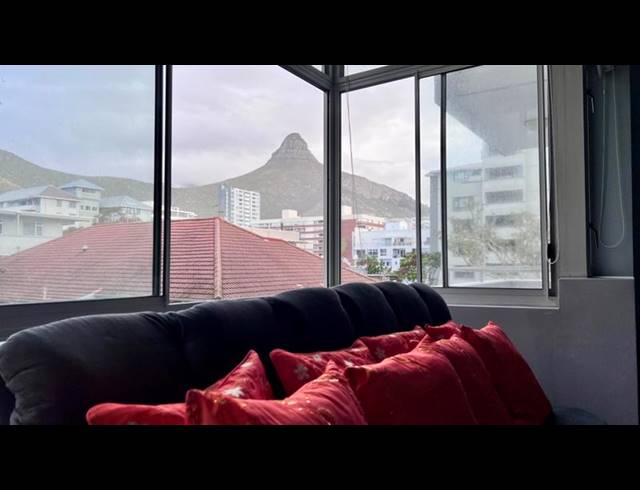 1 BEDROOM APARTMENT FOR SALE IN SEA POINT